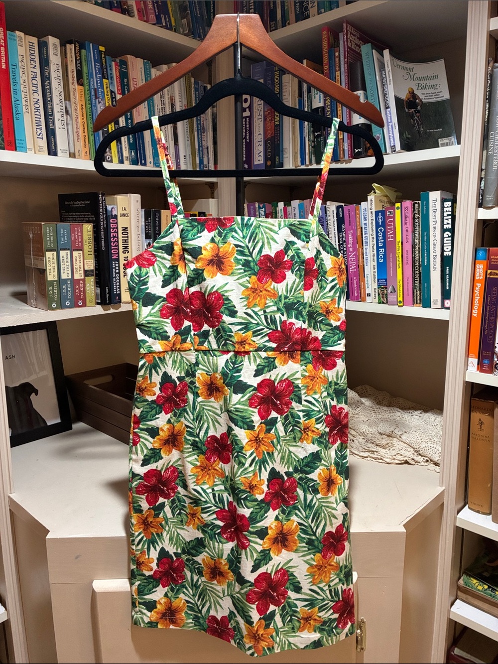 Forever 21 NWT Tropical Floral Mini Dress Cream Red Size M